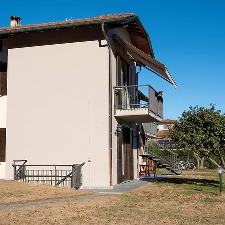 Ferienhaus L'azalea Timida Dormelletto